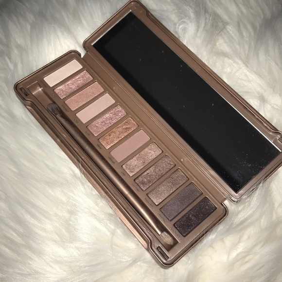 Naked 3 Eyeshadow Palette - Picture 3 of 5